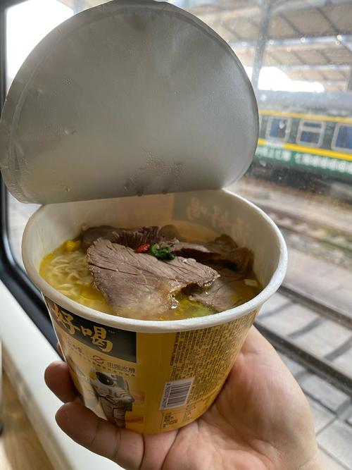 航天员回家吃牛肉面